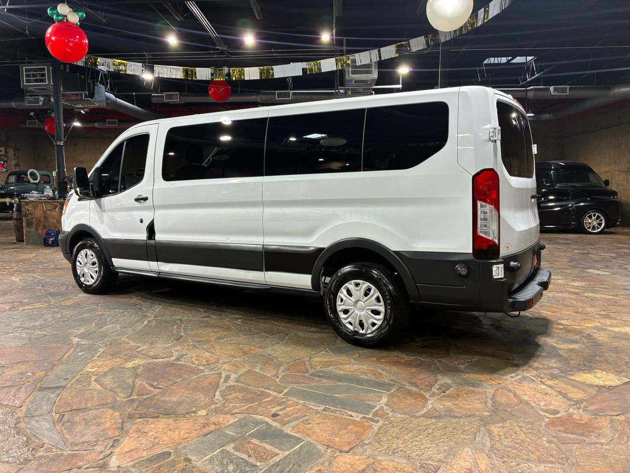 Ford Transit Wagon T-350 148" Low Roof XLT Swing-Out RH Dr 2016