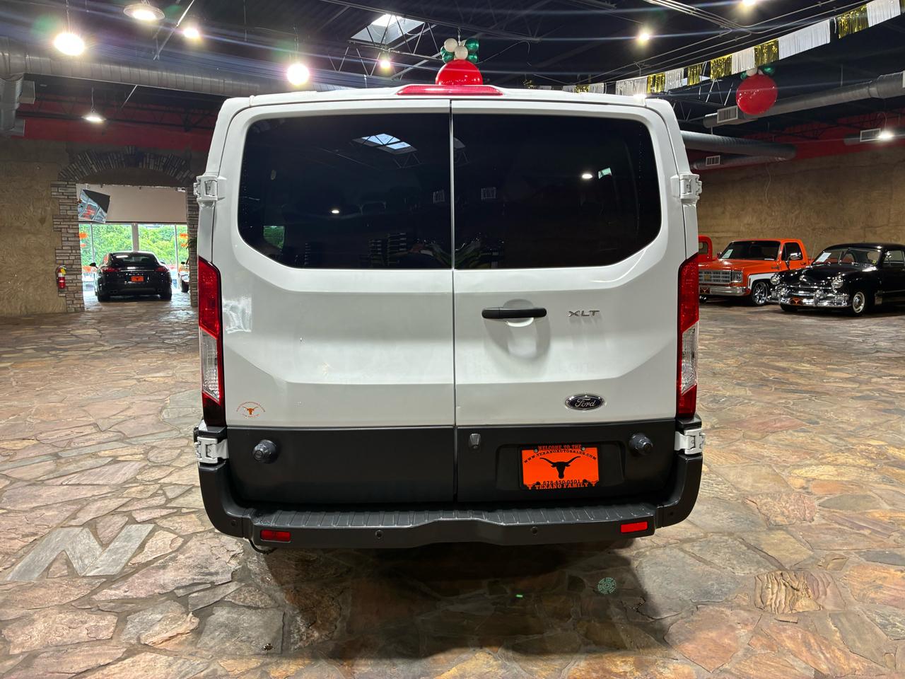 Ford Transit Wagon T-350 148" Low Roof XLT Swing-Out RH Dr 2016