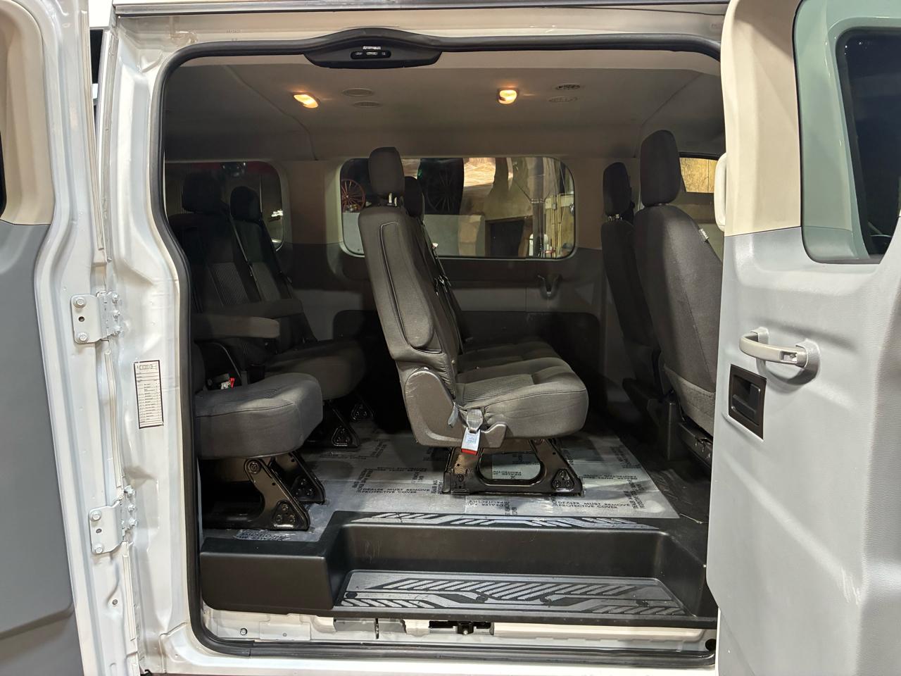 Ford Transit Wagon T-350 148" Low Roof XLT Swing-Out RH Dr 2016
