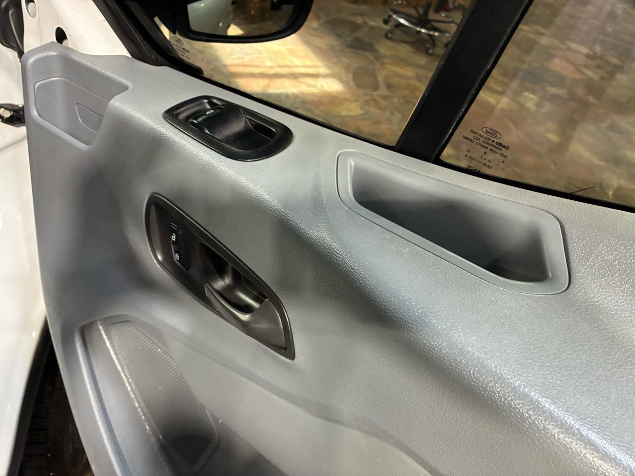 Ford Transit Wagon T-350 148" Low Roof XLT Swing-Out RH Dr 2016
