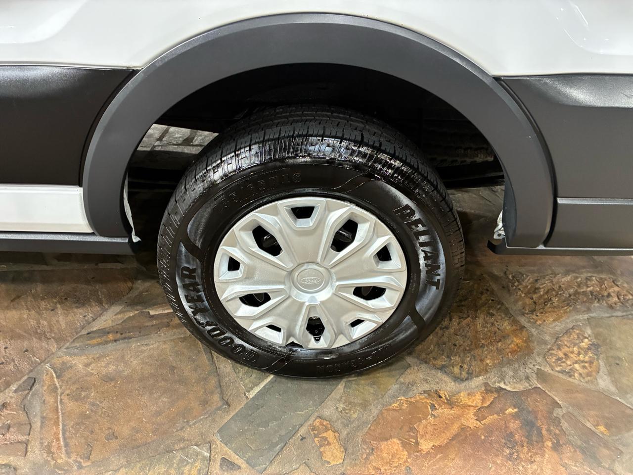 Ford Transit Wagon T-350 148" Low Roof XLT Swing-Out RH Dr 2016
