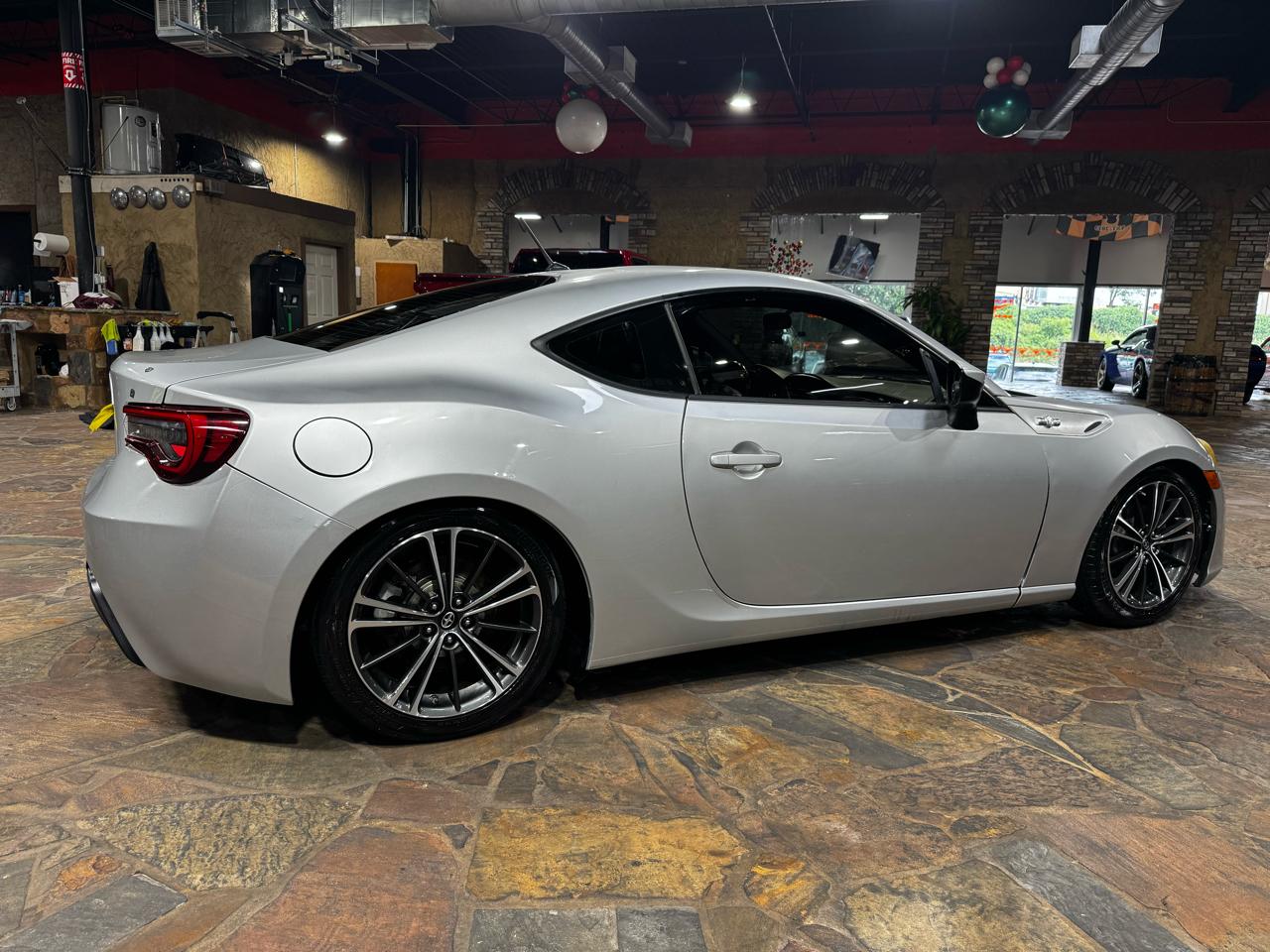 Scion FR-S 2dr Cpe Man (Natl) 2013
