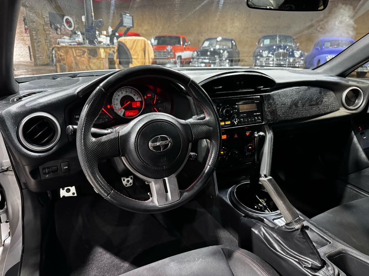 Scion FR-S 2dr Cpe Man (Natl) 2013