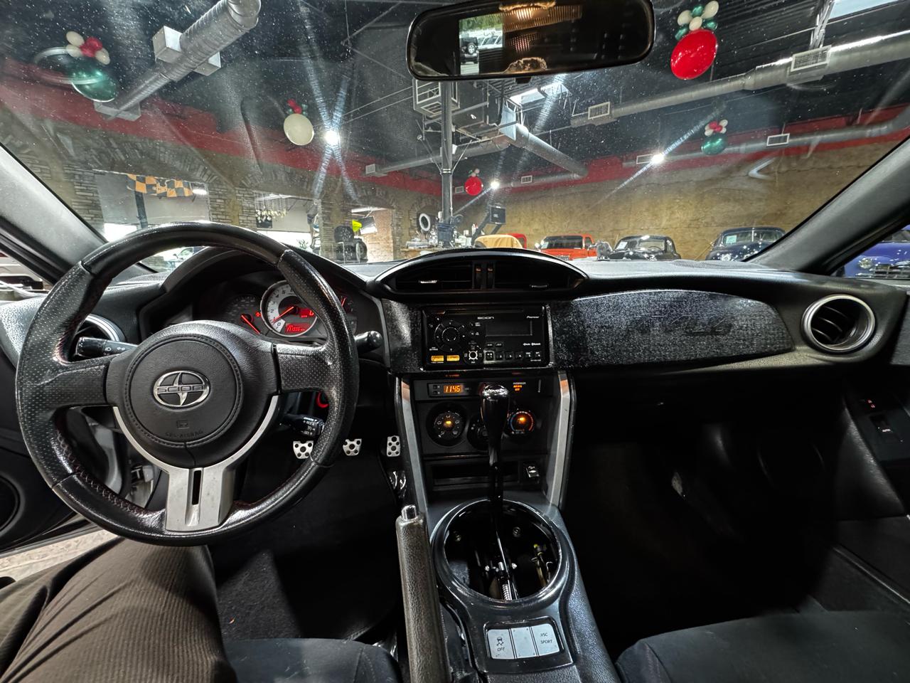 Scion FR-S 2dr Cpe Man (Natl) 2013