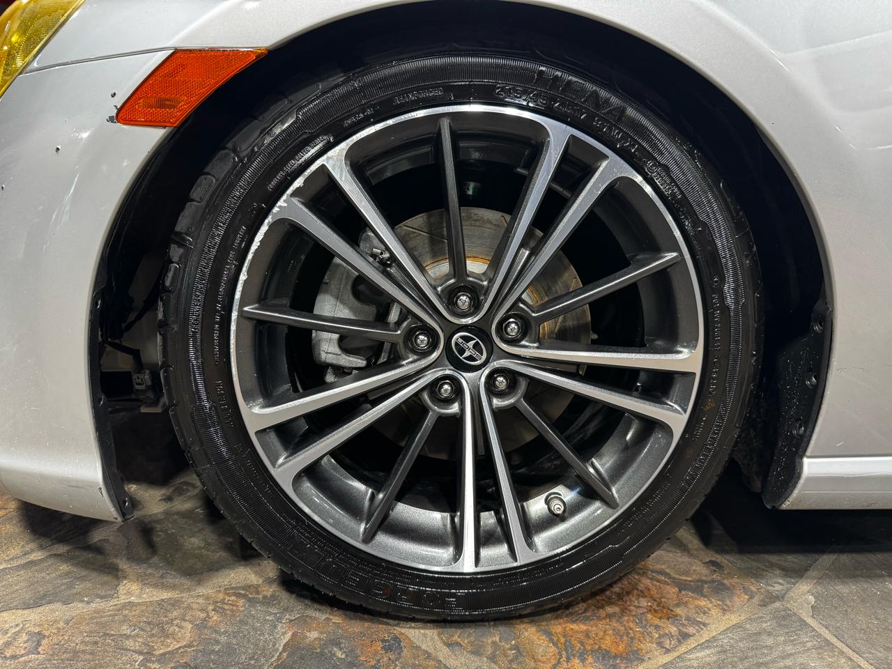 Scion FR-S 2dr Cpe Man (Natl) 2013