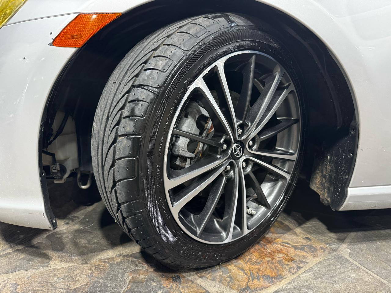 Scion FR-S 2dr Cpe Man (Natl) 2013