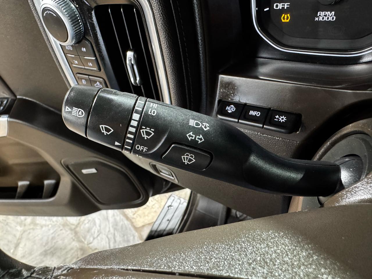 GMC Sierra 1500 4WD Crew Cab 147" Denali 2019