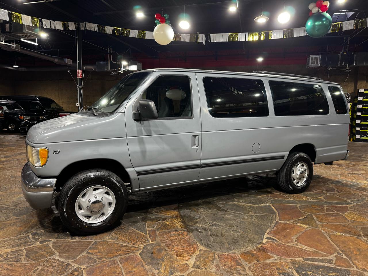 Ford Club Wagon Super 138" WB XLT 1997