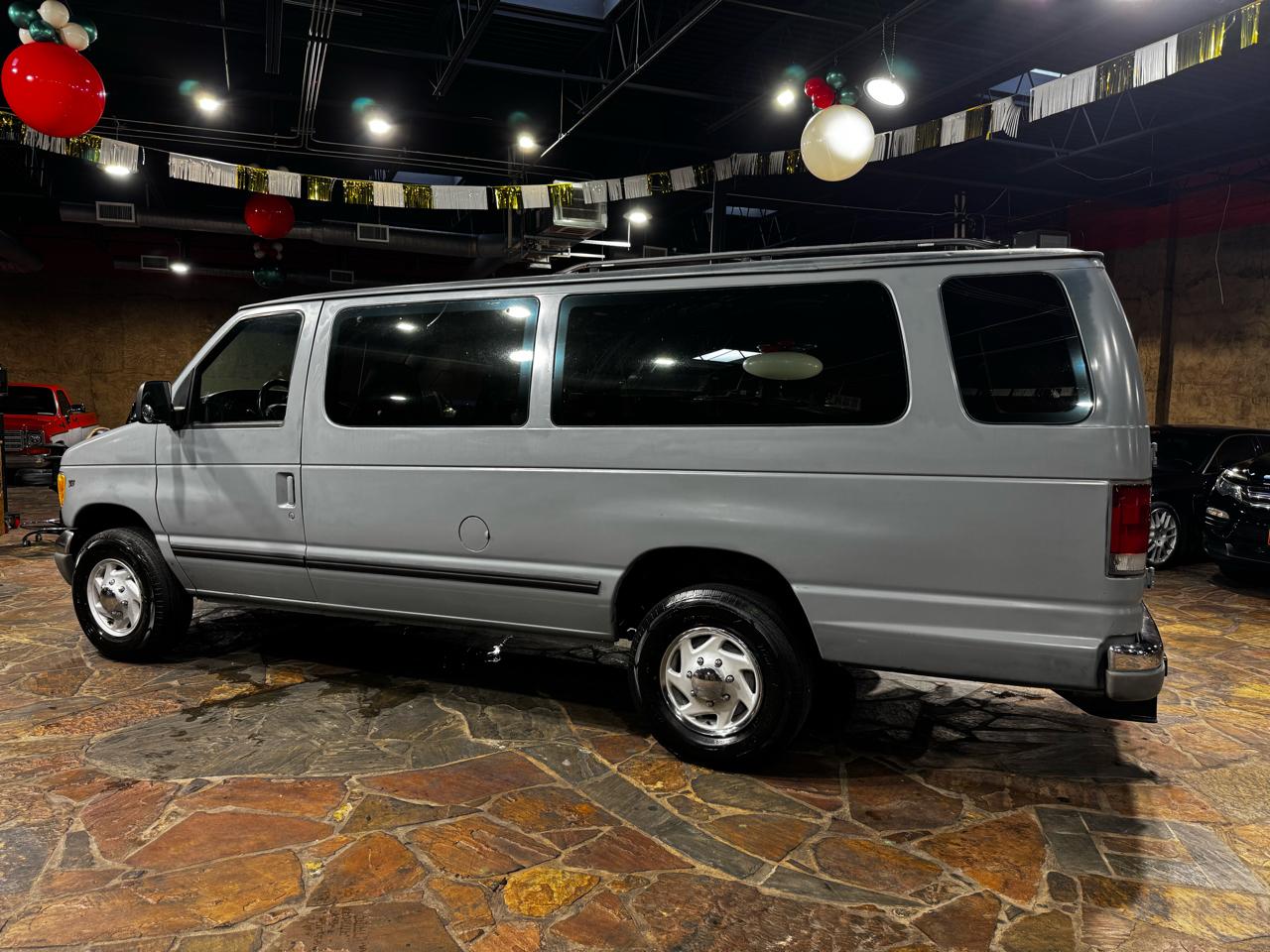 Ford Club Wagon Super 138" WB XLT 1997
