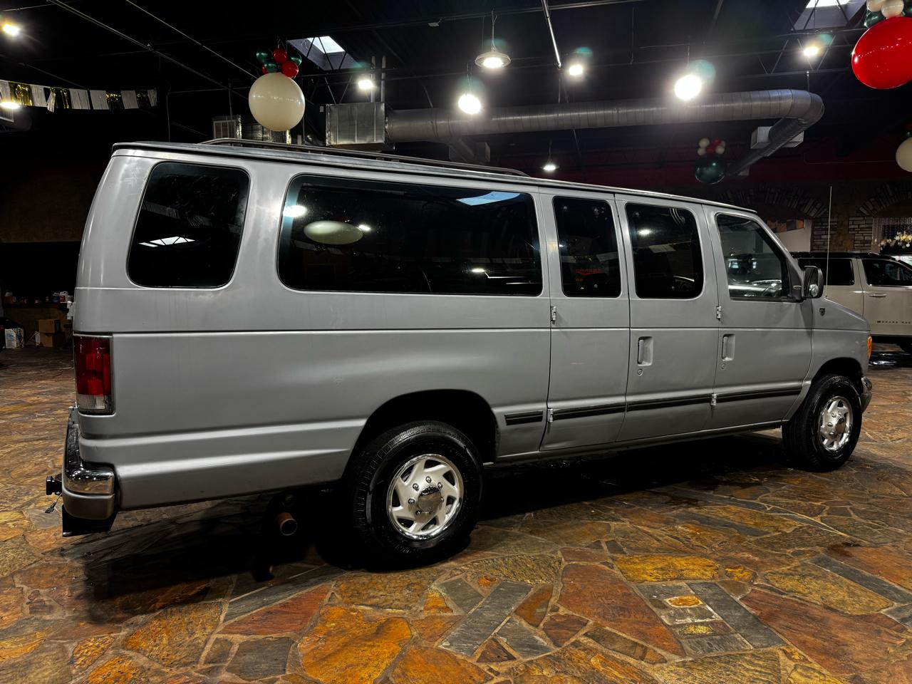 Ford Club Wagon Super 138" WB XLT 1997