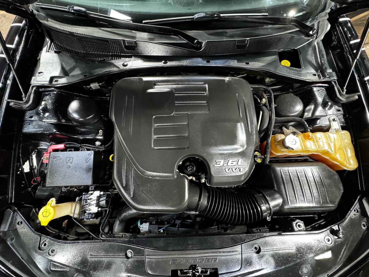 Dodge Charger 4dr Sdn SE RWD 2015