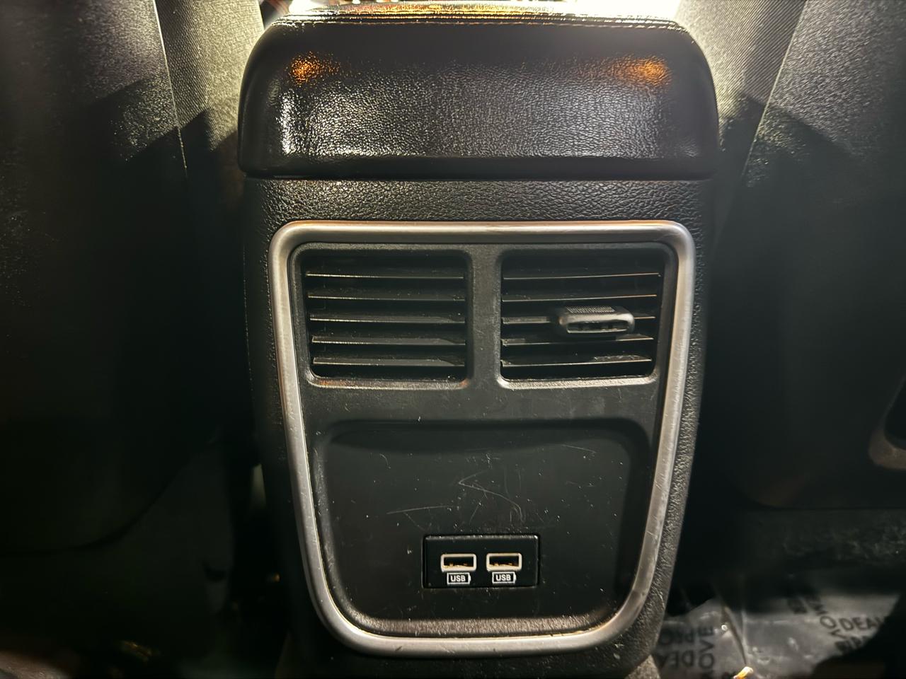 Dodge Charger 4dr Sdn SE RWD 2015