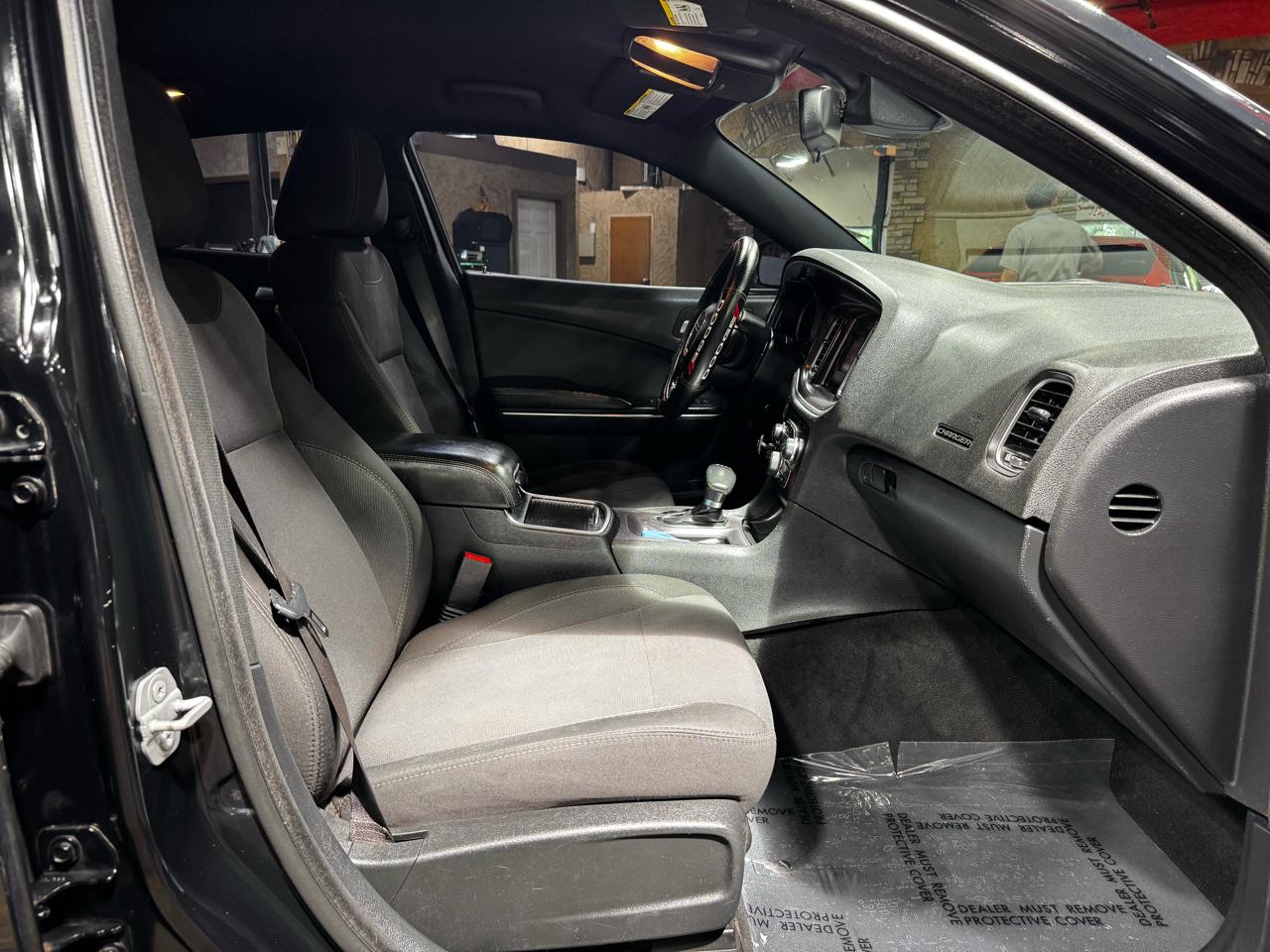 Dodge Charger 4dr Sdn SE RWD 2015