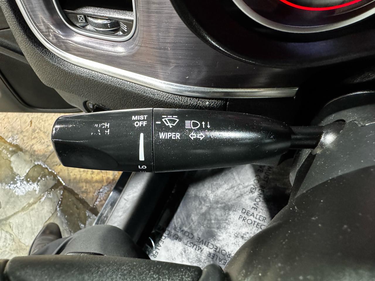 Dodge Charger 4dr Sdn SE RWD 2015