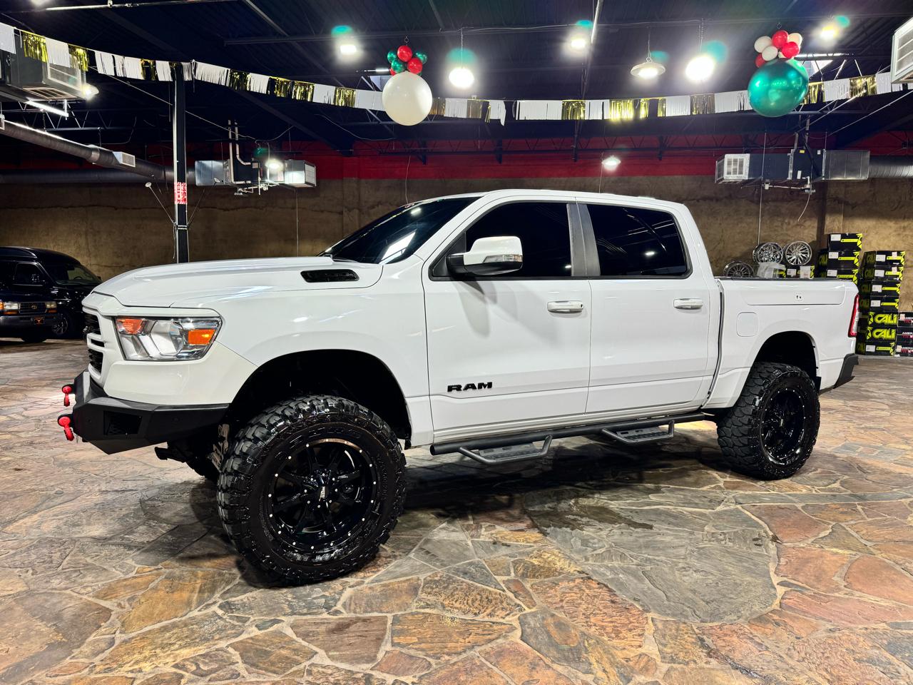 RAM 1500 Big Horn/Lone Star 4x4 Crew Cab 5'7" Box 2019
