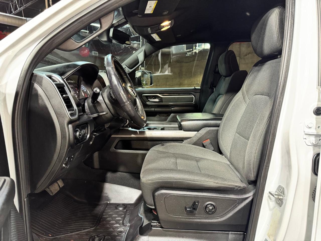 RAM 1500 Big Horn/Lone Star 4x4 Crew Cab 5'7" Box 2019