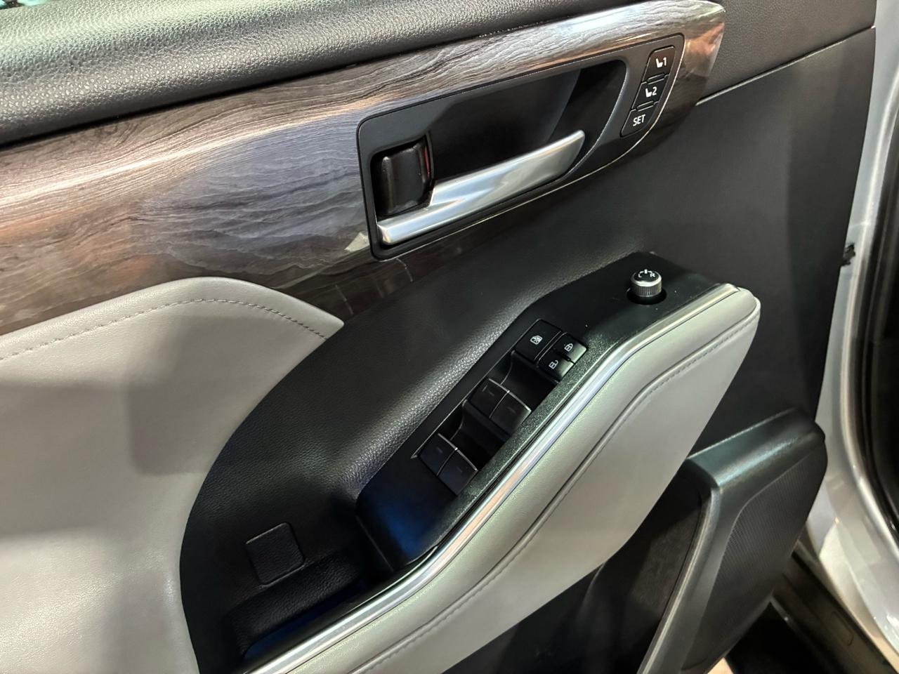 Toyota Highlander Platinum FWD (Natl) 2021