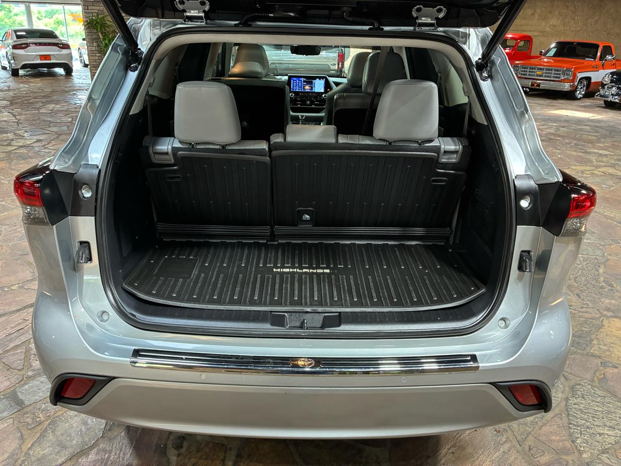 Toyota Highlander Platinum FWD (Natl) 2021