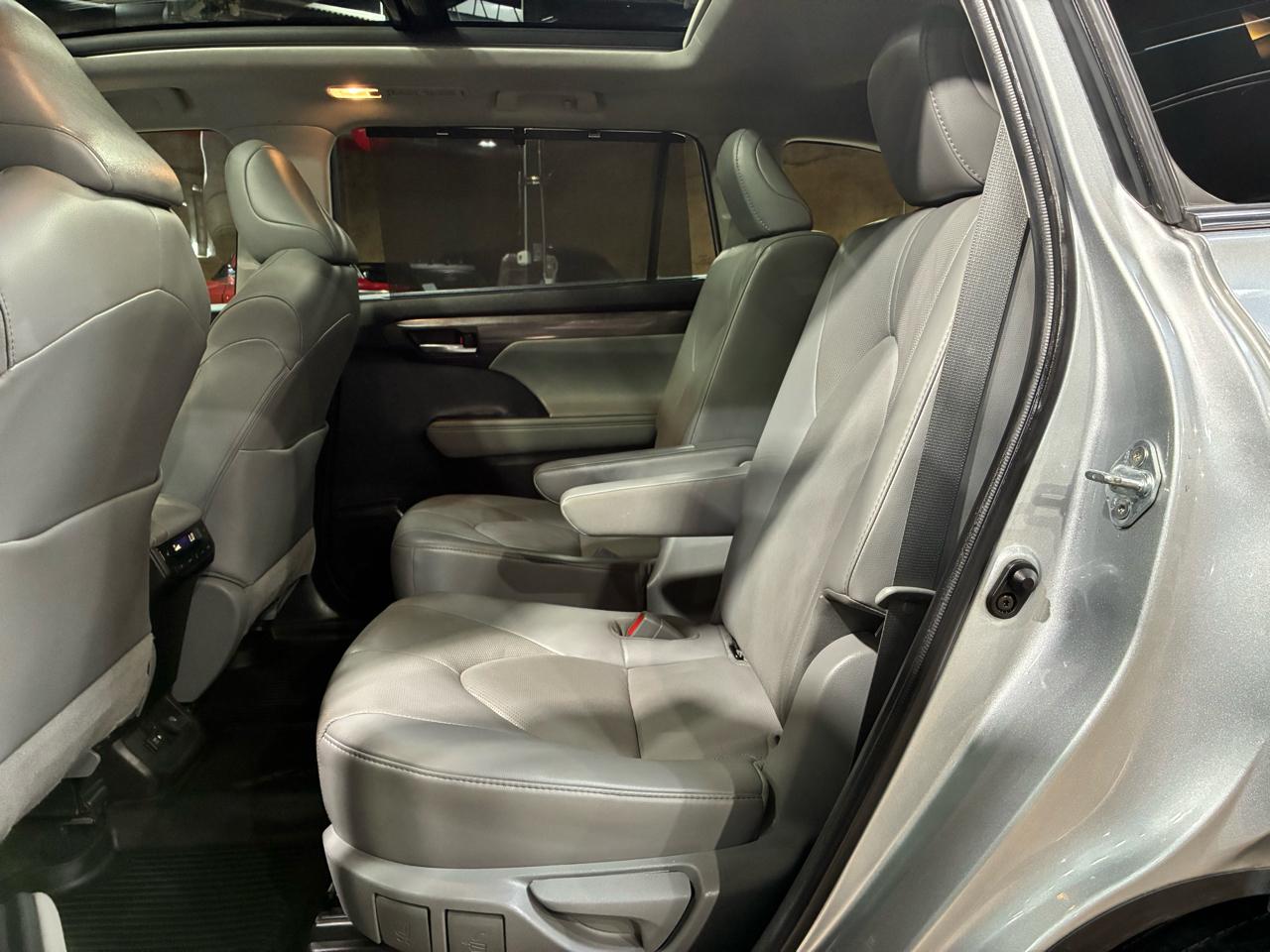Toyota Highlander Platinum FWD (Natl) 2021