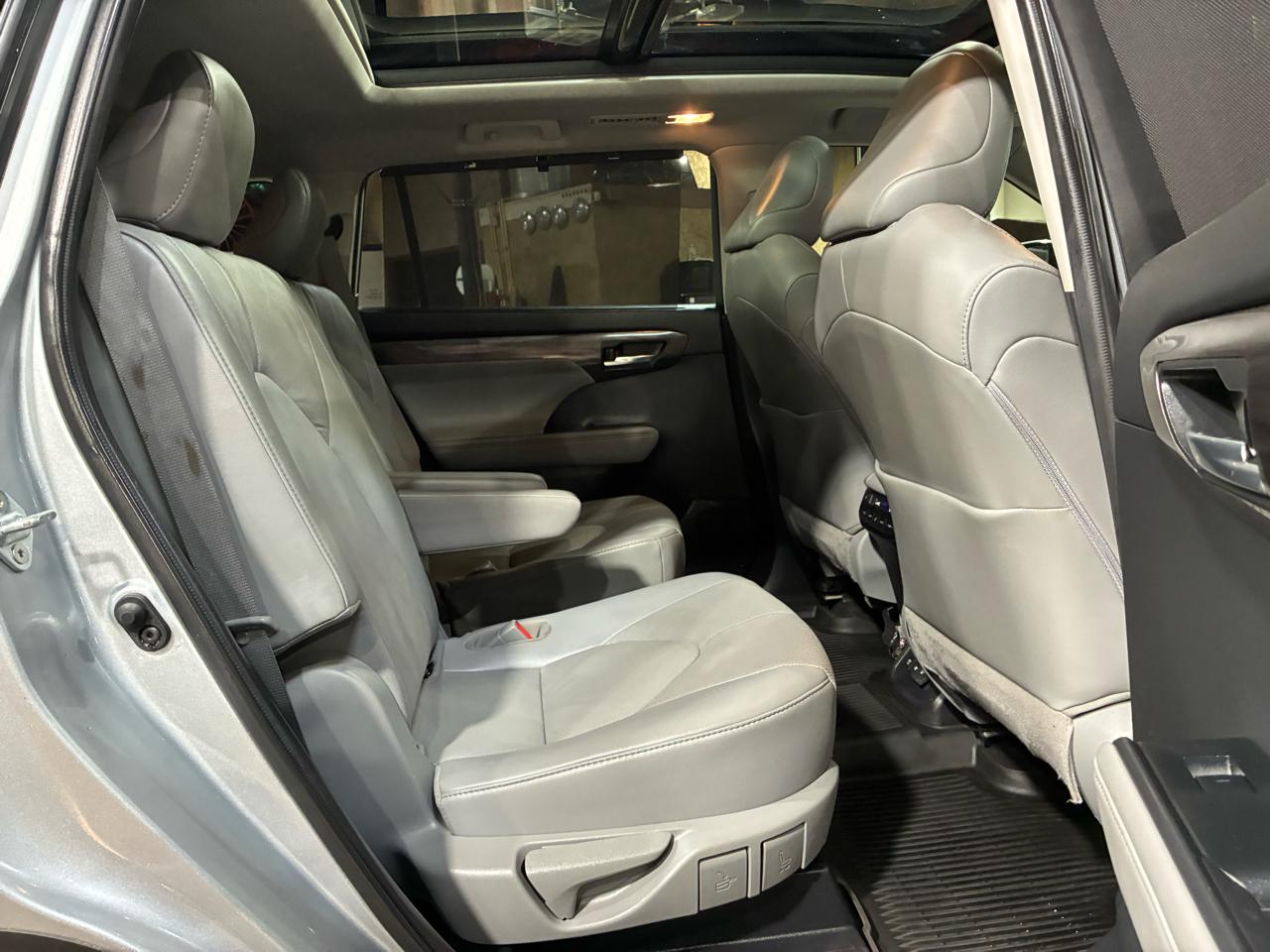 Toyota Highlander Platinum FWD (Natl) 2021