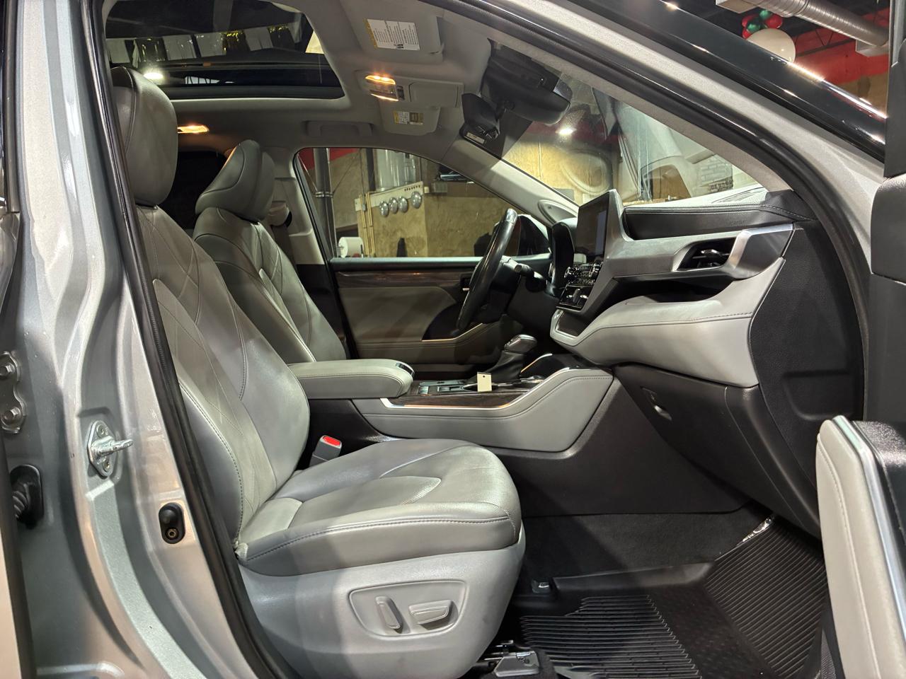 Toyota Highlander Platinum FWD (Natl) 2021