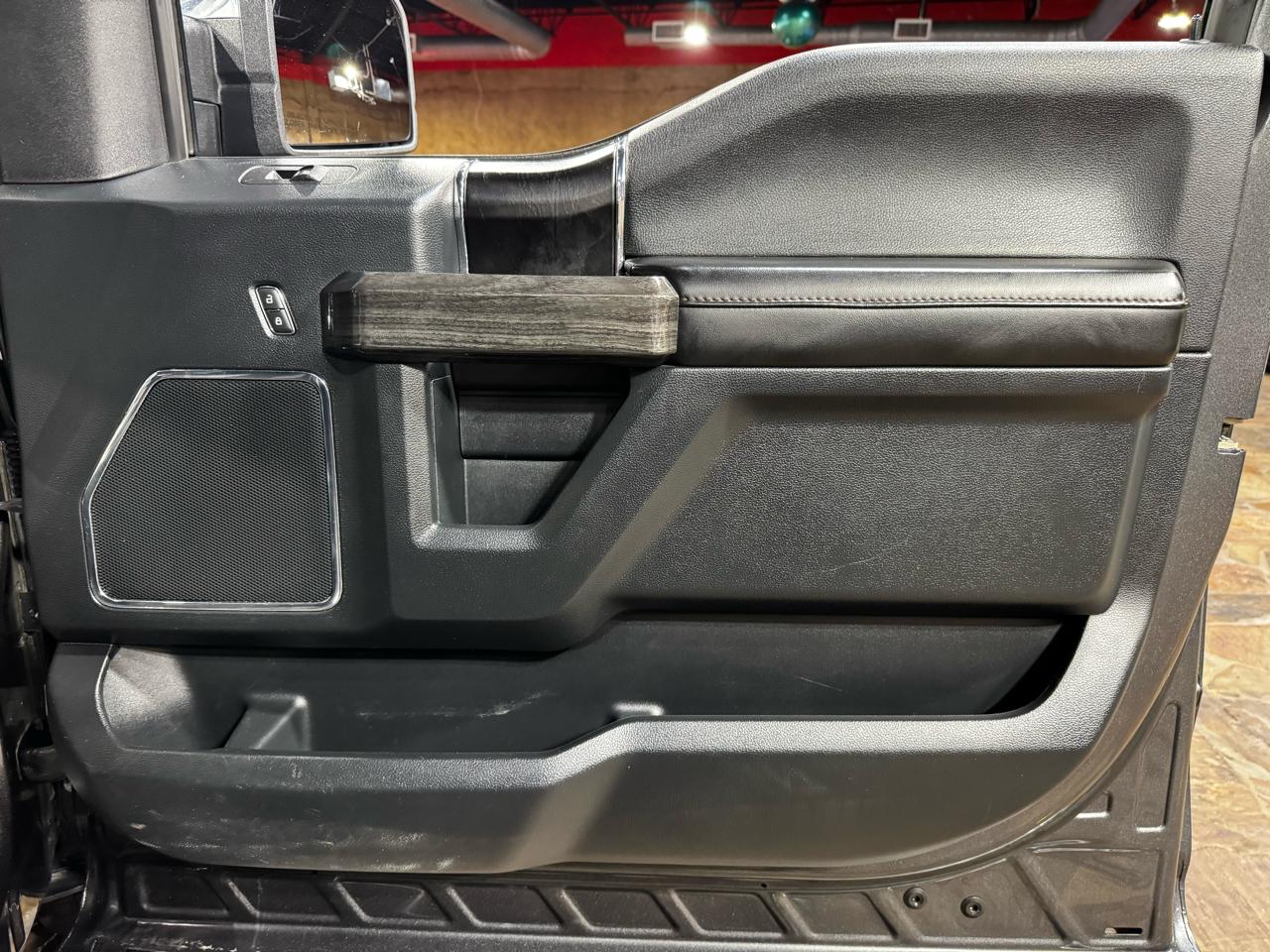Ford F-150 Platinum 4WD SuperCrew 5.5' Box 2020