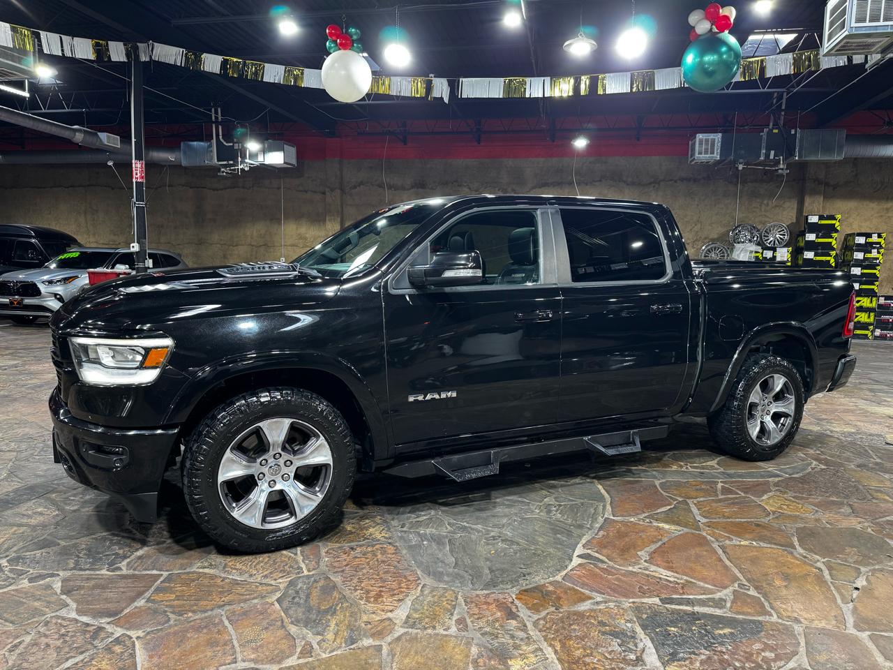 RAM 1500 Laramie 4x4 Crew Cab 5'7" Box 2019