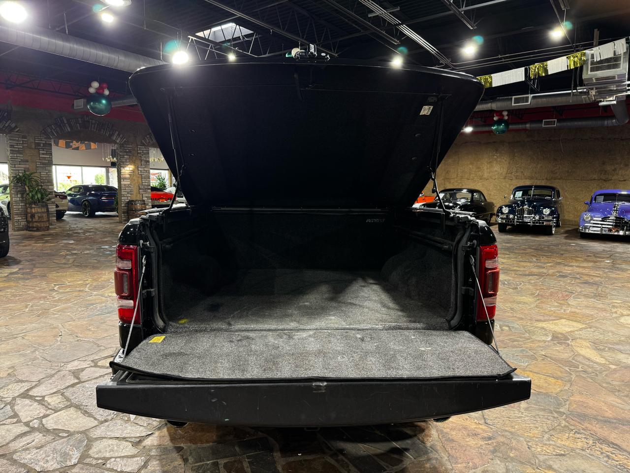 RAM 1500 Laramie 4x4 Crew Cab 5'7" Box 2019