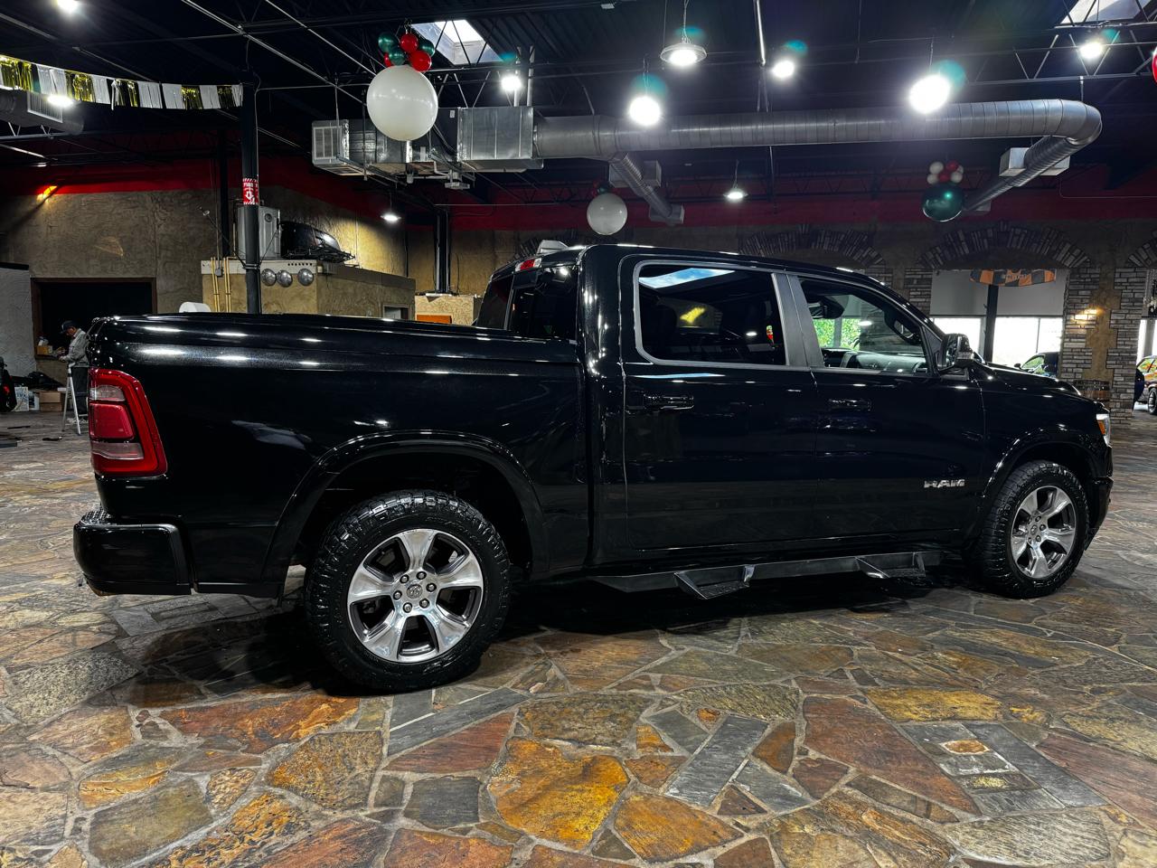 RAM 1500 Laramie 4x4 Crew Cab 5'7" Box 2019