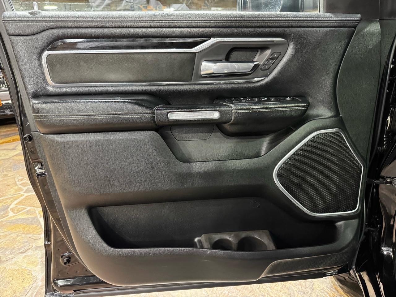 RAM 1500 Laramie 4x4 Crew Cab 5'7" Box 2019
