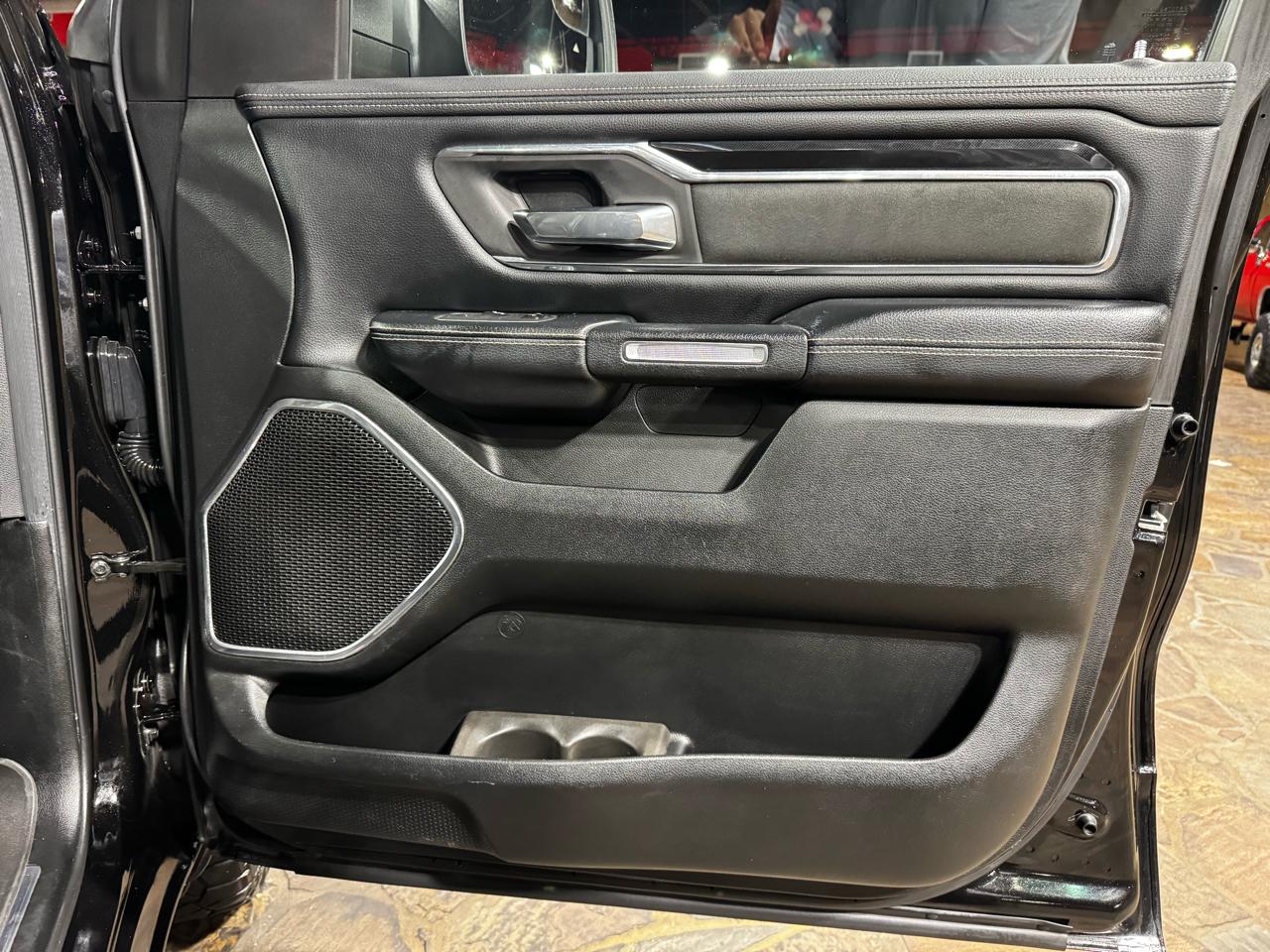 RAM 1500 Laramie 4x4 Crew Cab 5'7" Box 2019