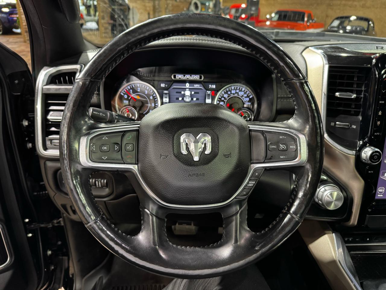 RAM 1500 Laramie 4x4 Crew Cab 5'7" Box 2019