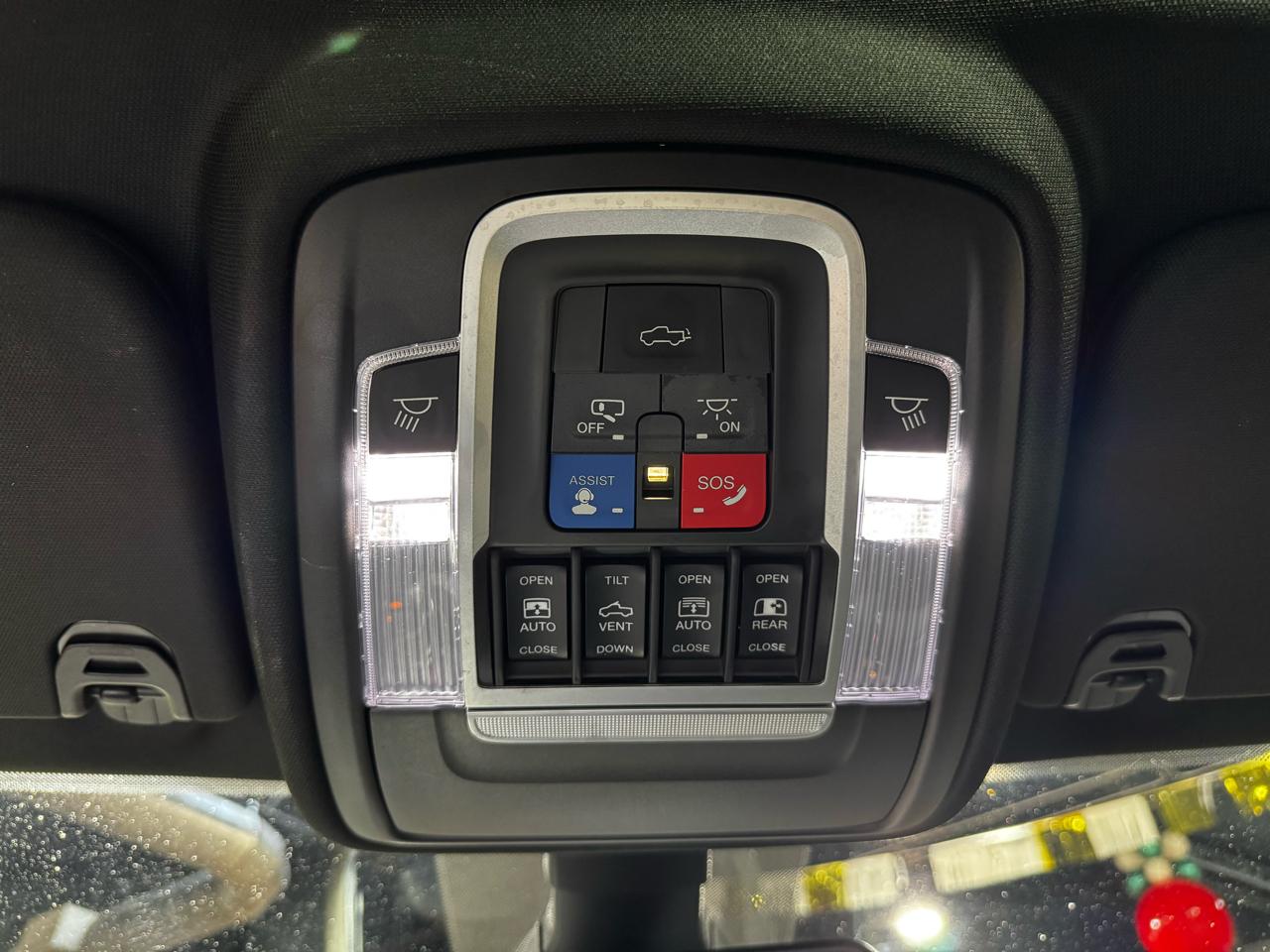 RAM 1500 Laramie 4x4 Crew Cab 5'7" Box 2019