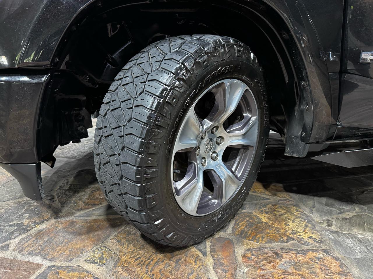 RAM 1500 Laramie 4x4 Crew Cab 5'7" Box 2019