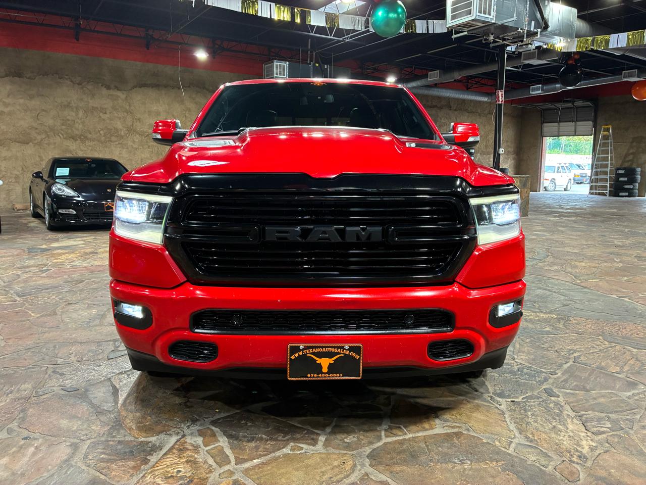 RAM 1500 Laramie 4x2 Crew Cab 5'7" Box 2020