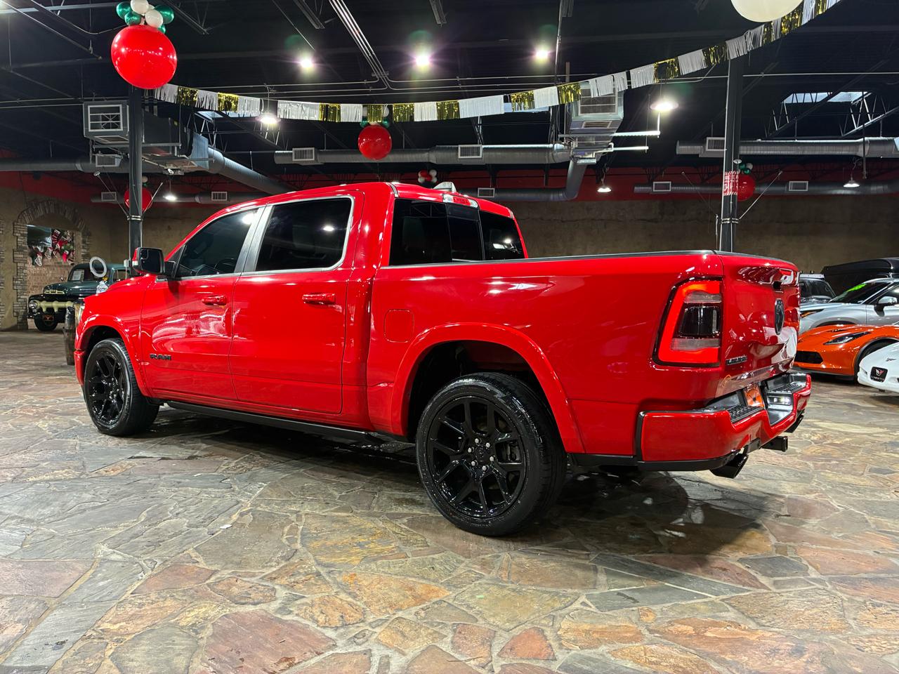 RAM 1500 Laramie 4x2 Crew Cab 5'7" Box 2020
