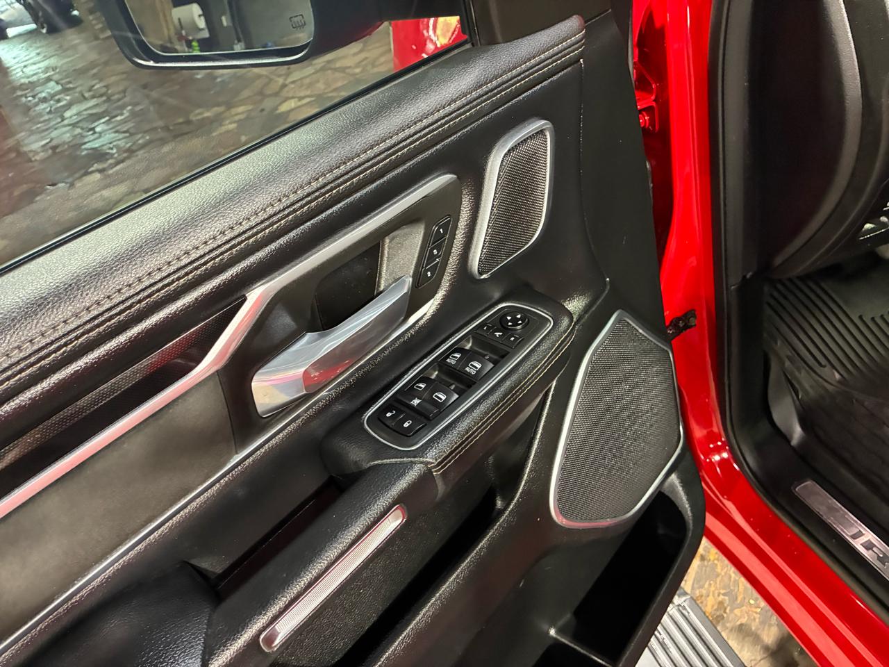 RAM 1500 Laramie 4x2 Crew Cab 5'7" Box 2020