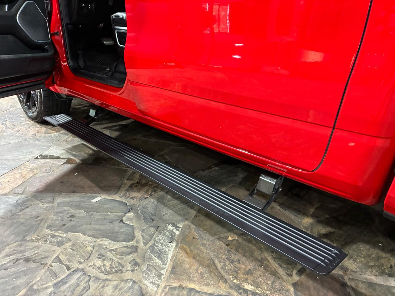 RAM 1500 Laramie 4x2 Crew Cab 5'7" Box 2020