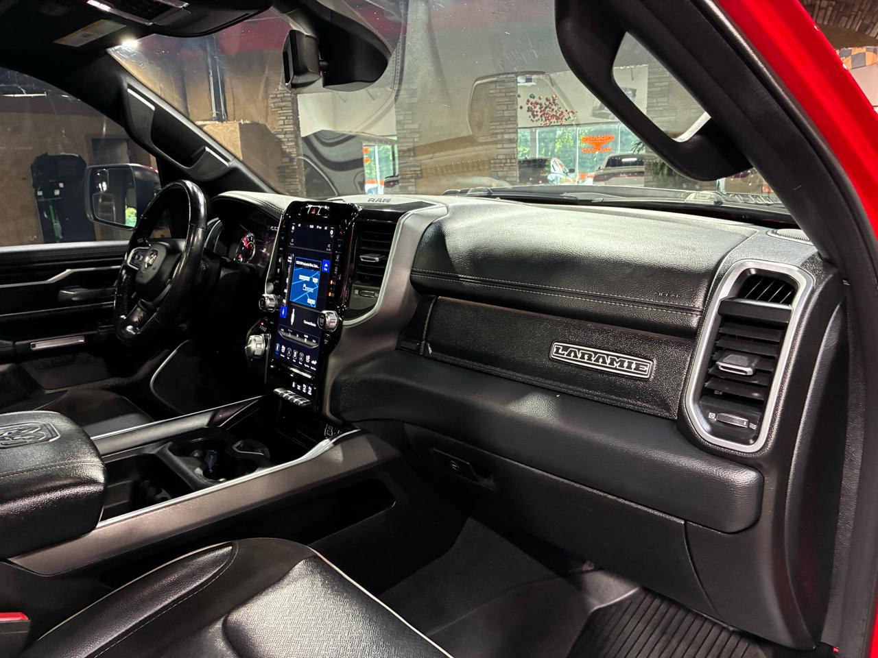 RAM 1500 Laramie 4x2 Crew Cab 5'7" Box 2020