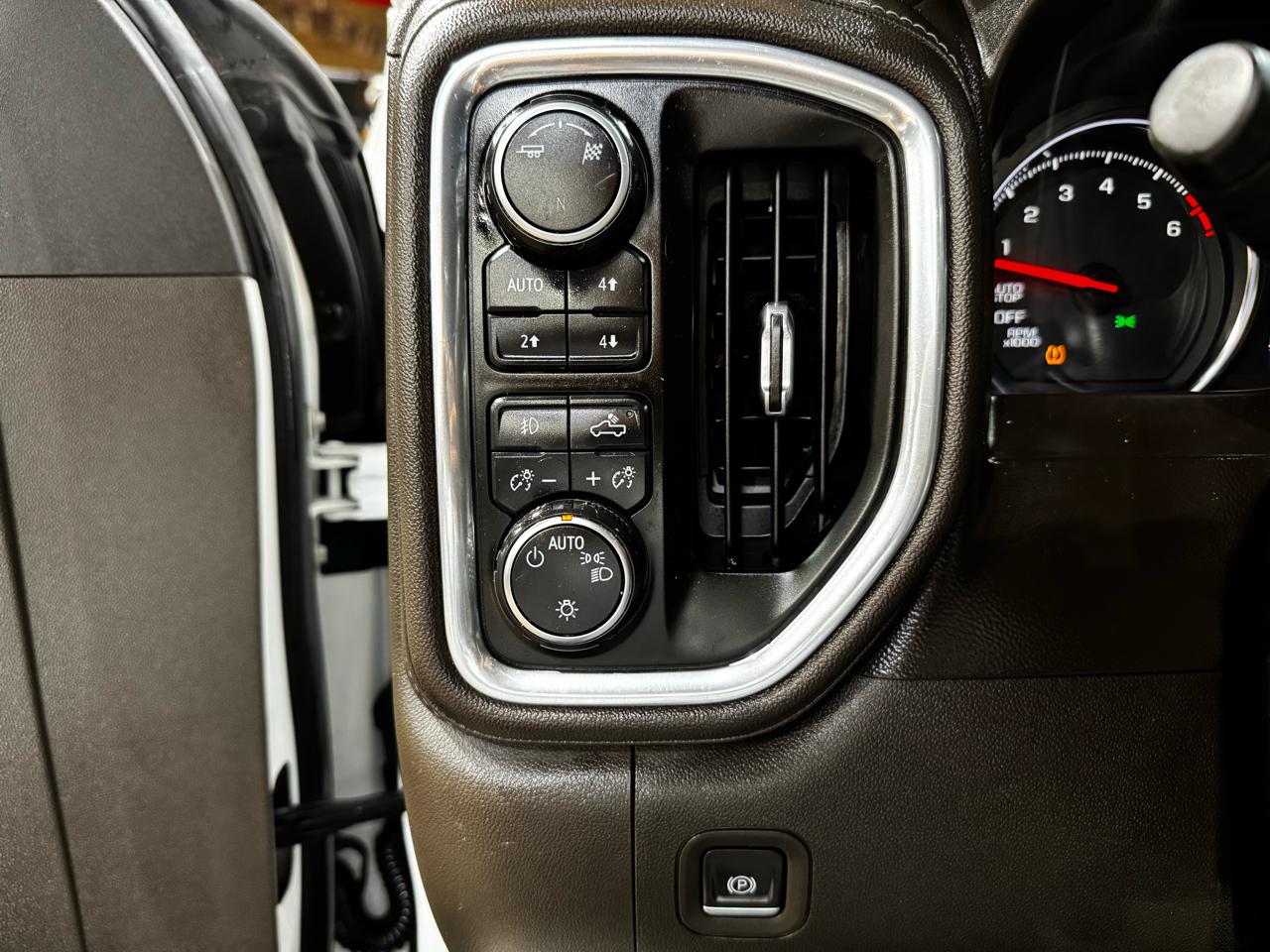 Chevrolet Silverado 1500 4WD Crew Cab 147" LT Trail Boss 2019