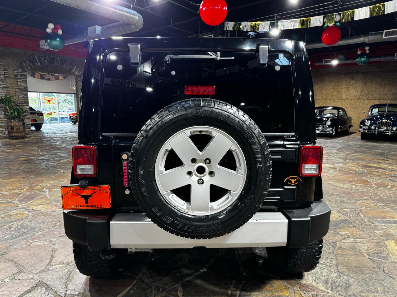 Jeep Wrangler Unlimited 4WD 4dr Sahara 2012
