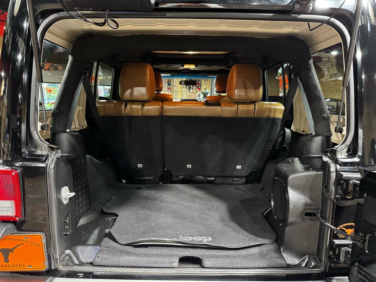 Jeep Wrangler Unlimited 4WD 4dr Sahara 2012