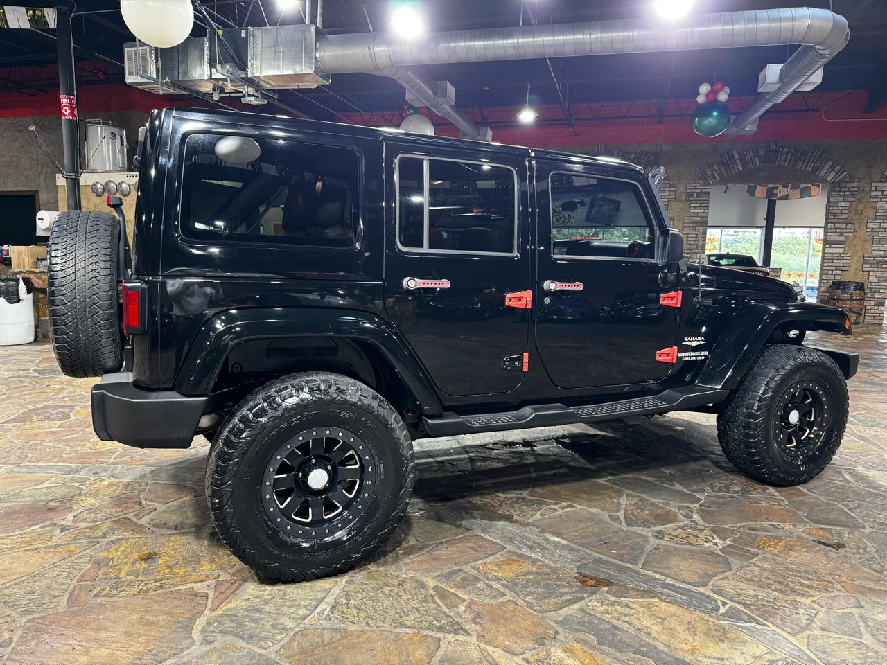 Jeep Wrangler Unlimited 4WD 4dr Sahara 2012