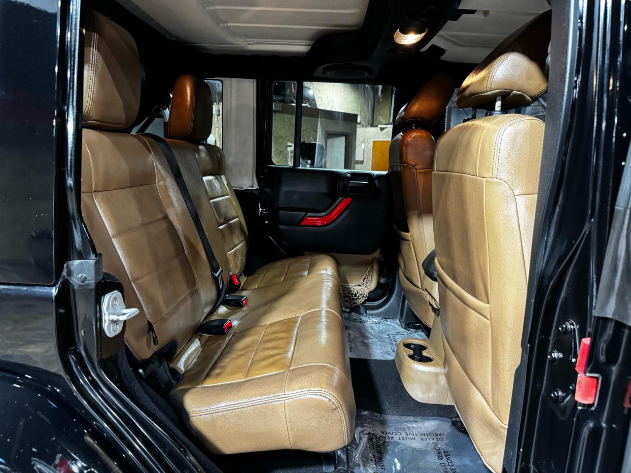 Jeep Wrangler Unlimited 4WD 4dr Sahara 2012