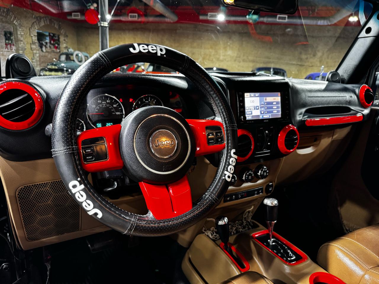 Jeep Wrangler Unlimited 4WD 4dr Sahara 2012