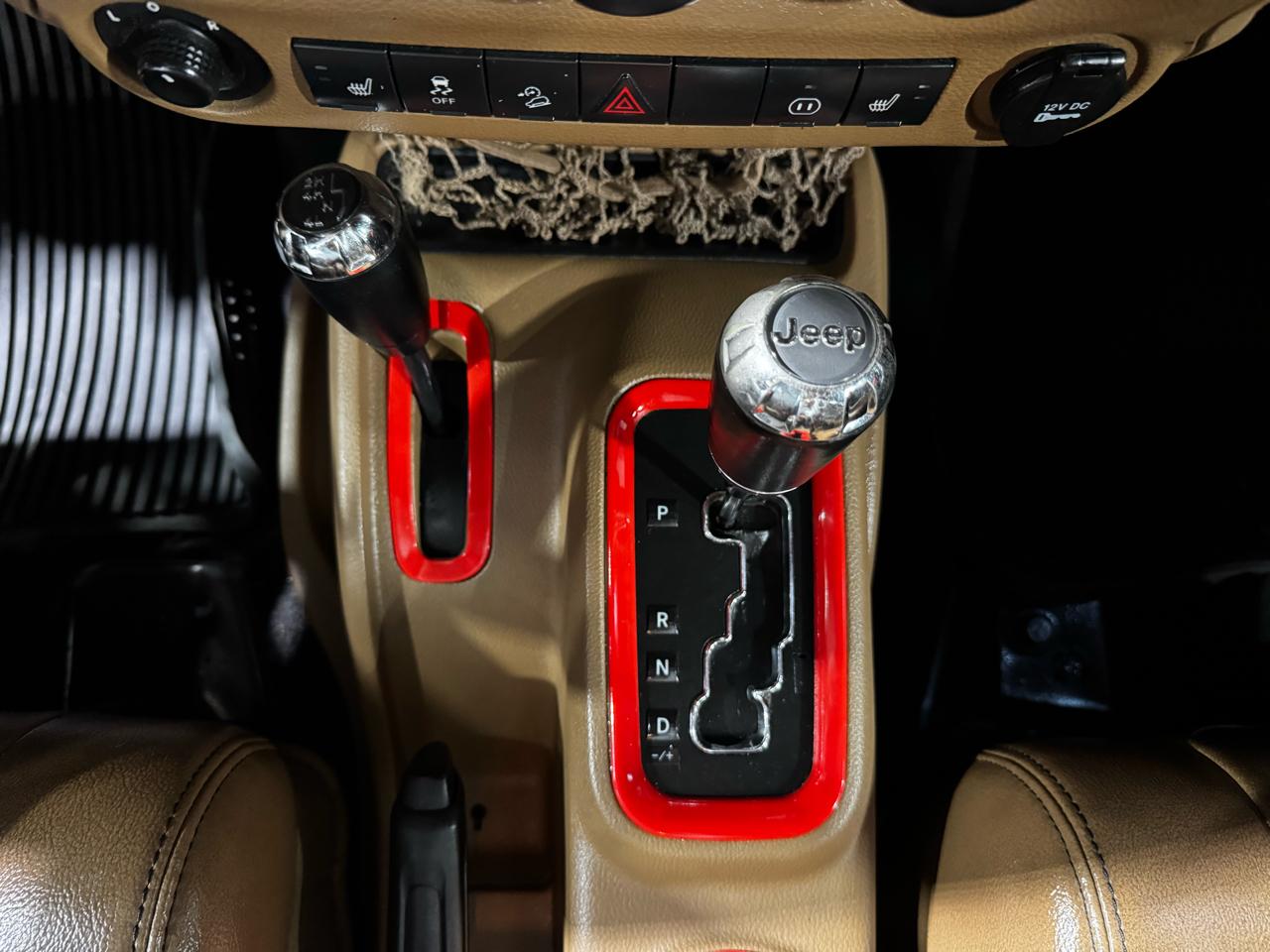 Jeep Wrangler Unlimited 4WD 4dr Sahara 2012