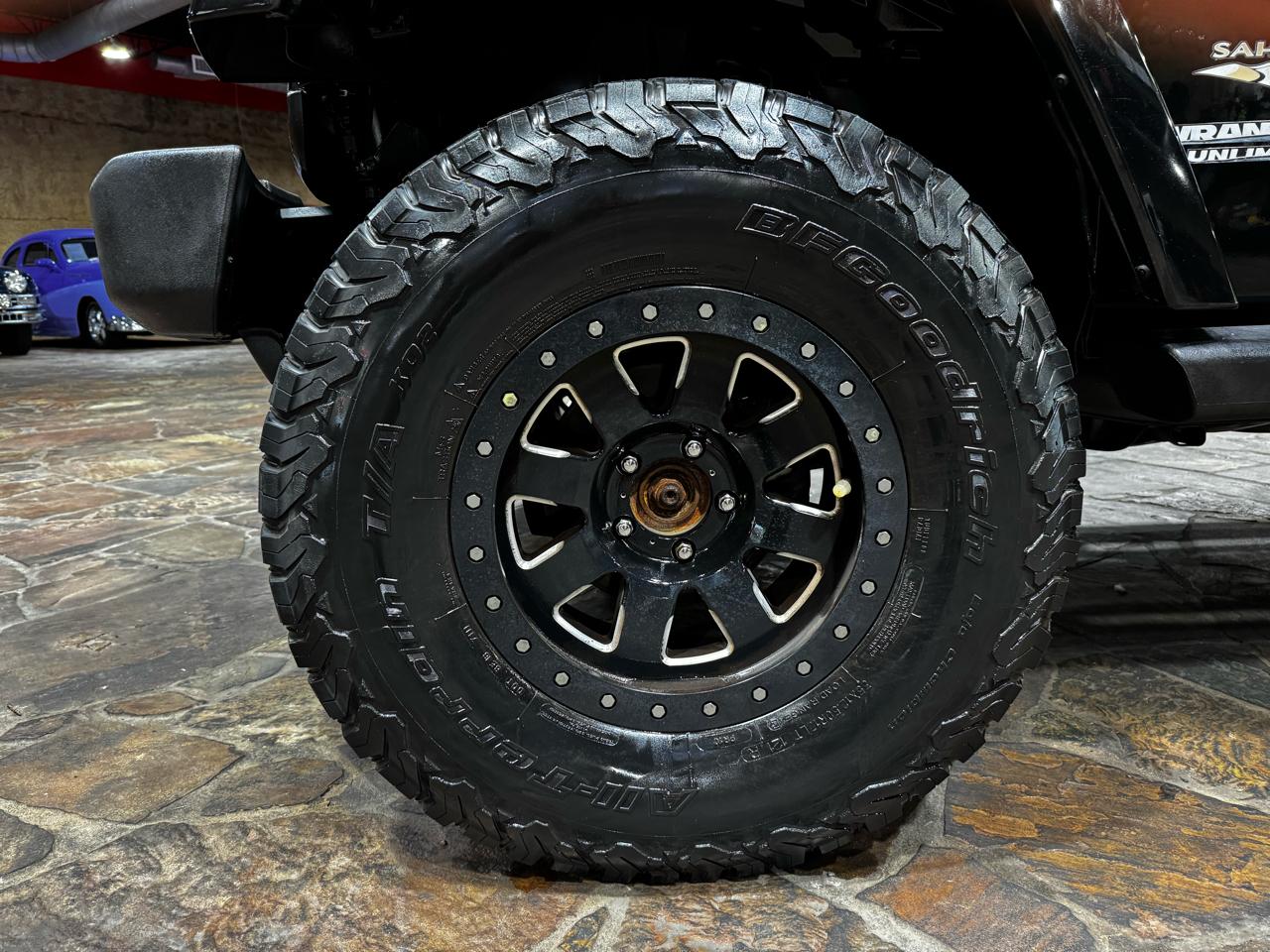 Jeep Wrangler Unlimited 4WD 4dr Sahara 2012