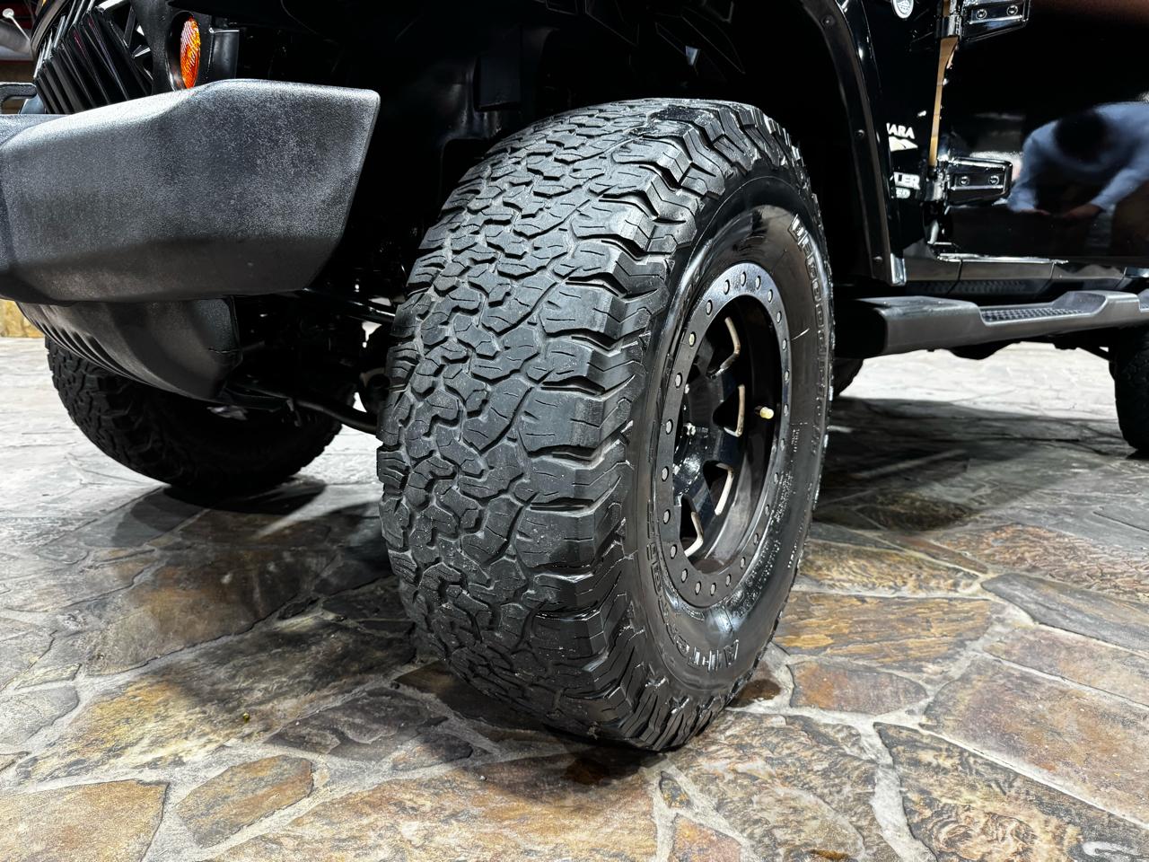 Jeep Wrangler Unlimited 4WD 4dr Sahara 2012