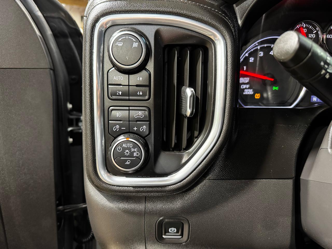 Chevrolet Silverado 1500 4WD Crew Cab 147" LT Trail Boss 2019