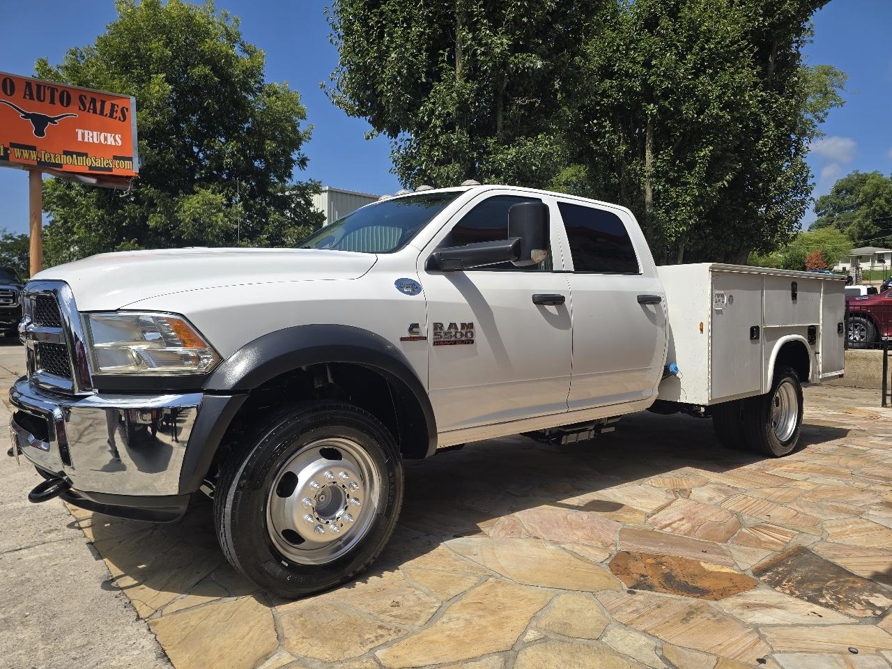 RAM 5500 Chassis Cab Tradesman 4x4 Crew Cab 60" CA 173.4" WB 2018